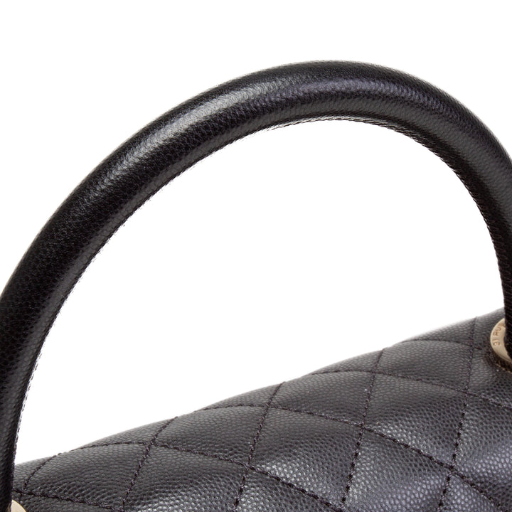 Bolso de colgajo de mango de coco de caviar chanel - negro