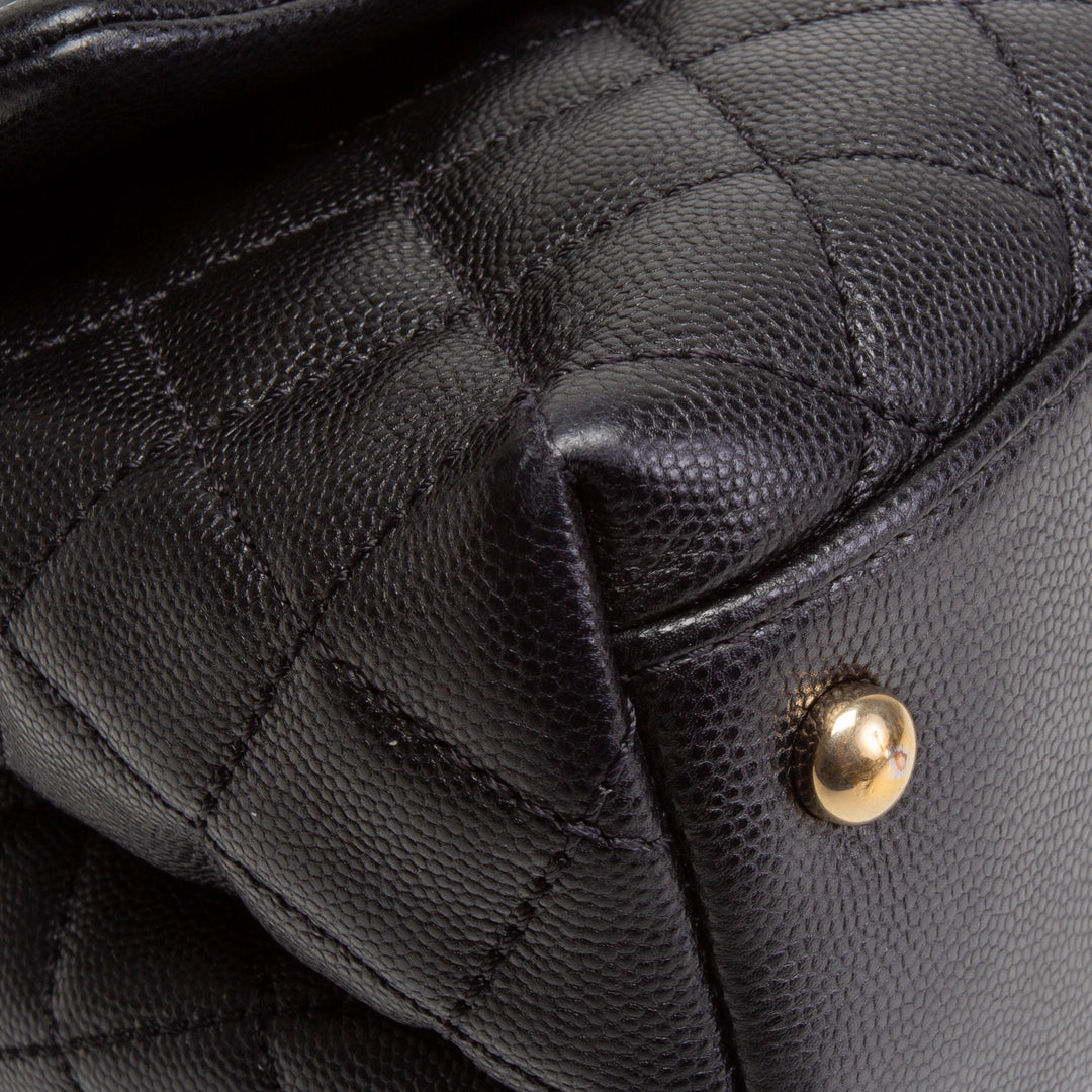 Bolso de colgajo de mango de coco de caviar chanel - negro