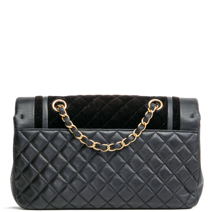 Chanel Paris -Cosmopolite Velvet & Lambsker Medium Fnap - Negro