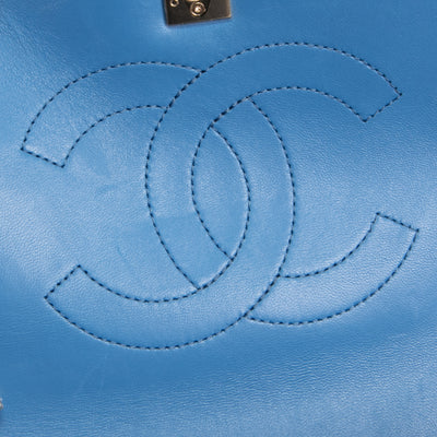 CHANEL Quilted Medium Trendy CC Flap Top Handle Bag - Blue