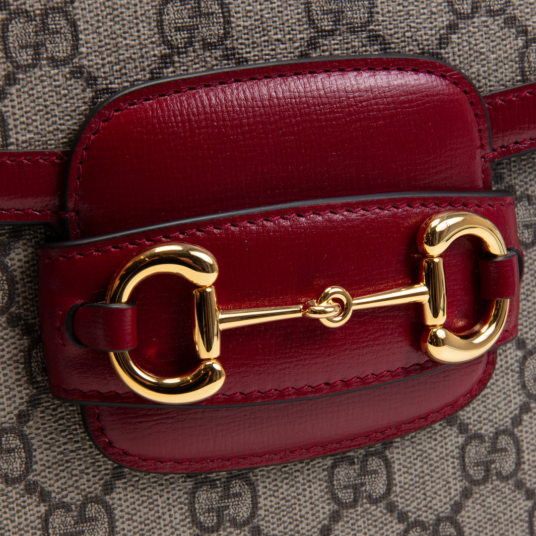 Gucci Horsebit 1955 Bolso de hombro pequeño GG Supreme con rojo