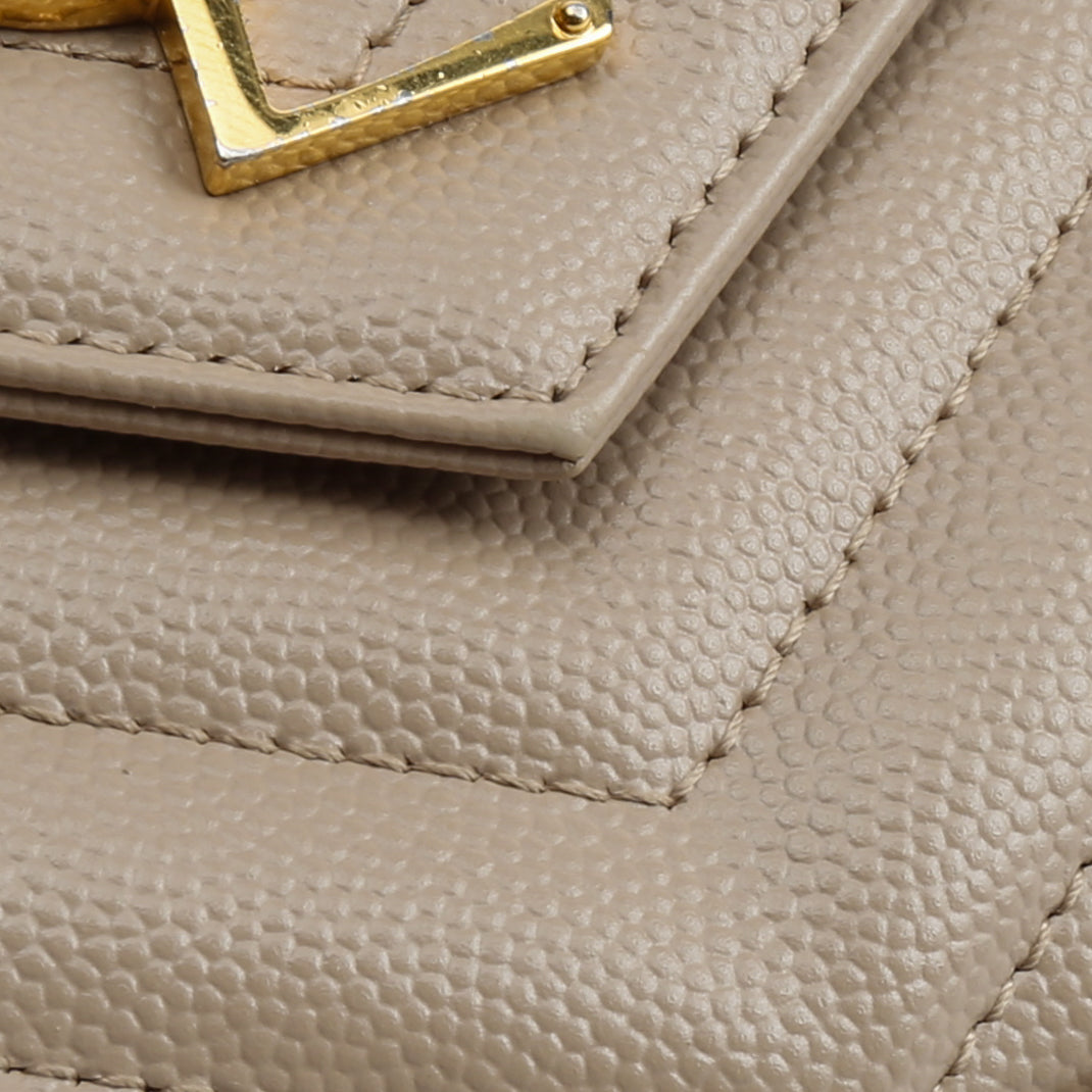 Saint Laurent Cassandre Sobre Chain Billet - Beige oscuro